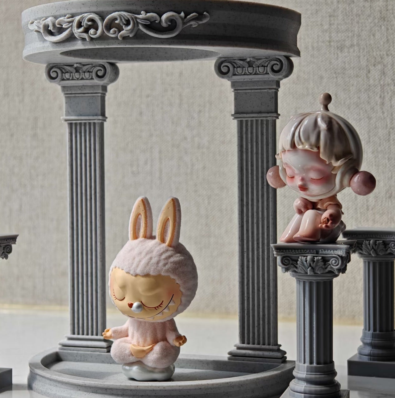 Roman Style Magnetic Absorption Backboard Inductive Night Light Figure Storage